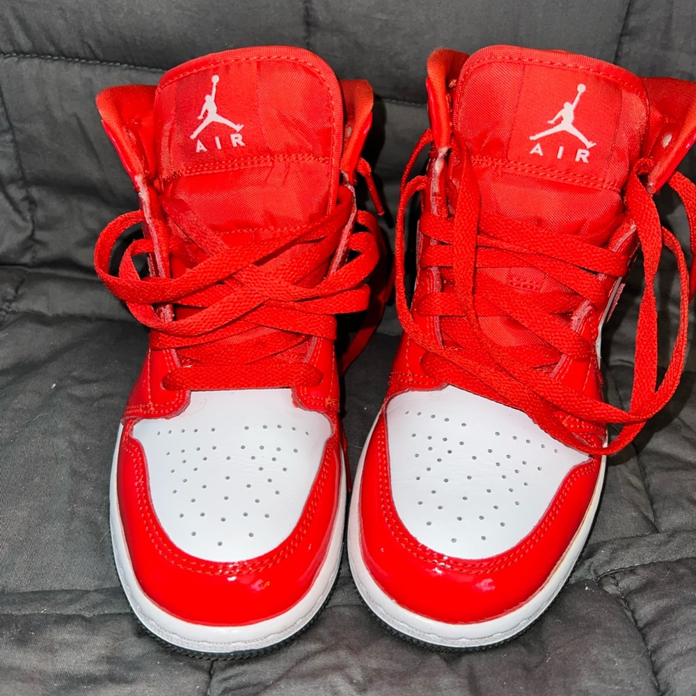 Jordan 1 (Kids) Mid Barcelona Sweater Red Patent (GS)